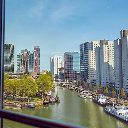 Hotel Mainport Rotterdam, A Hilton Affiliate 4*