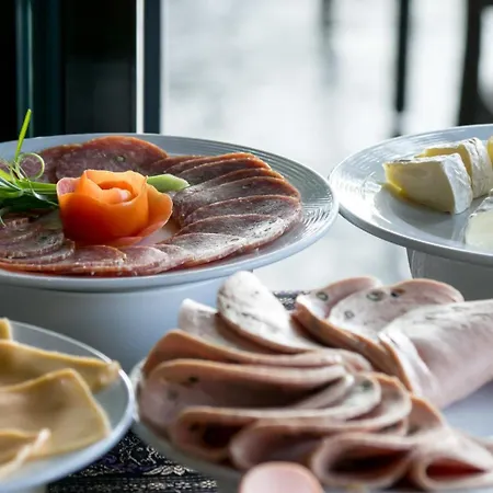 Mainport Rotterdam, A Hilton Affiliate Hotel 4*