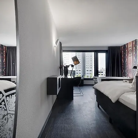 Mainport Rotterdam, A Hilton Affiliate 4*