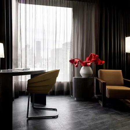 Hotel Mainport Rotterdam, A Hilton Affiliate