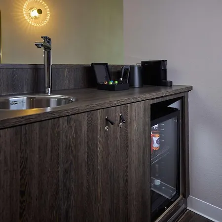 Mainport Rotterdam, A Hilton Affiliate Hotel 4*