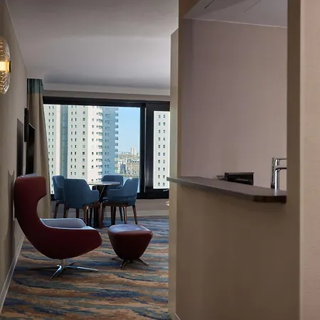 Hotel Mainport Rotterdam, A Hilton Affiliate 4*