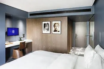 Hotel Mainport Rotterdam, A Hilton Affiliate 4*
