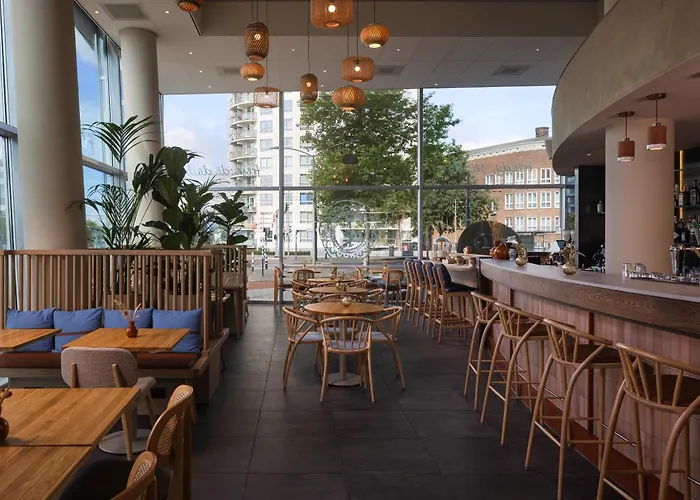 Hotel Haven Rotterdam, Curio Collection By Hilton Roterdão