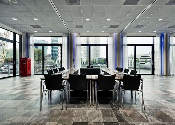 Hotel Haven Rotterdam, Curio Collection By Hilton Roterdão