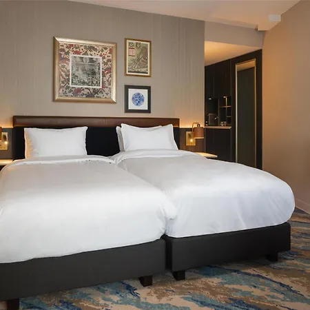 Haven Rotterdam, Curio Collection By Hilton 호텔 5*