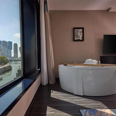 Haven Rotterdam, Curio Collection By Hilton Rotterdam