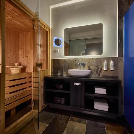 Haven Rotterdam, Curio Collection By Hilton 5* 로테르담
