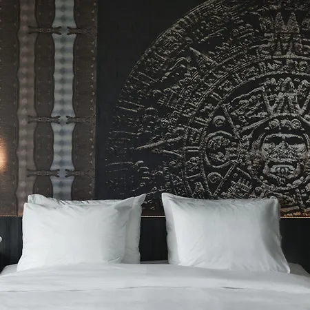 Haven Rotterdam, Curio Collection By Hilton 호텔 로테르담