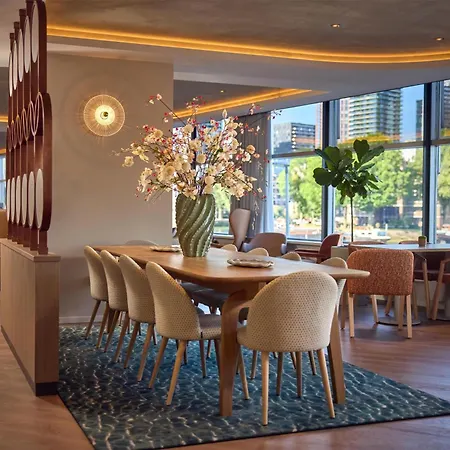 호텔 Haven Rotterdam, Curio Collection By Hilton