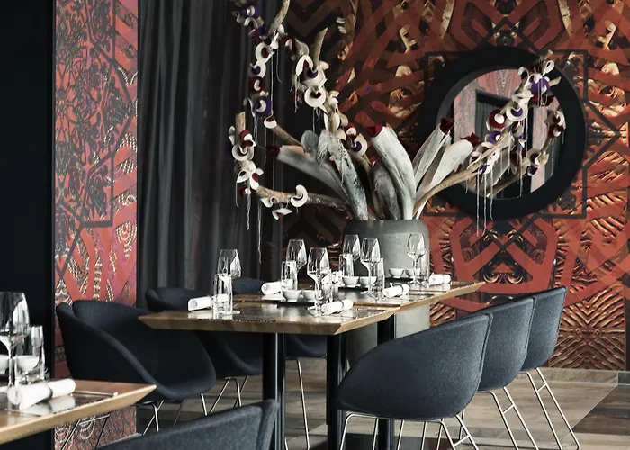 Haven Rotterdam, Curio Collection By Hilton 호텔 로테르담