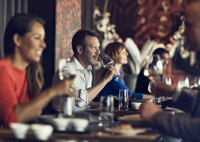 Haven Rotterdam, Curio Collection By Hilton 5* 로테르담