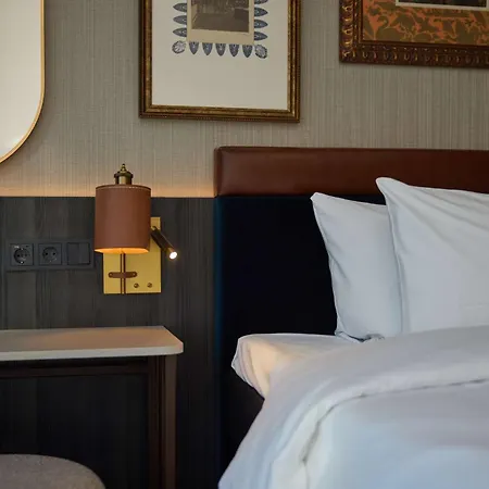 Haven Rotterdam, Curio Collection By Hilton 5*