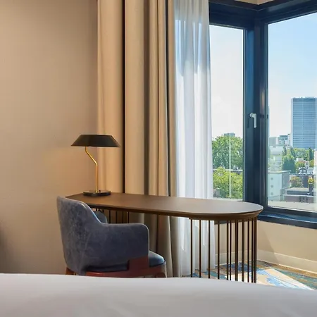 Haven Rotterdam, Curio Collection By Hilton Rotterdam