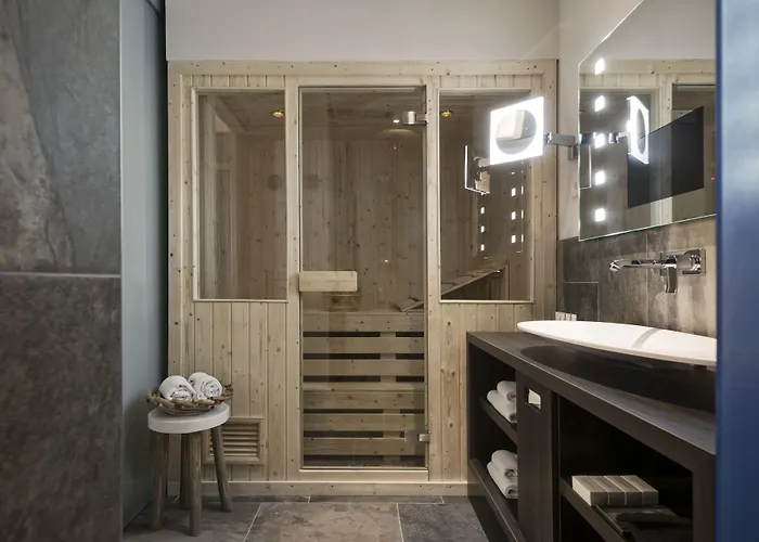 Haven Rotterdam, Curio Collection By Hilton 5* Роттердам